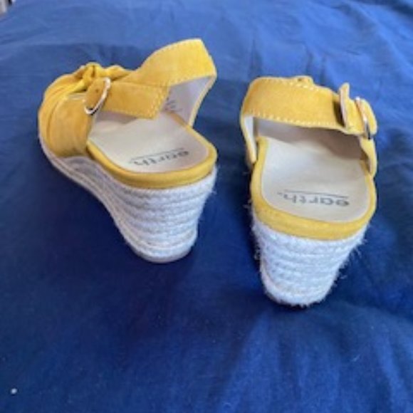 Yellow slingbacks - Picture 4 of 5